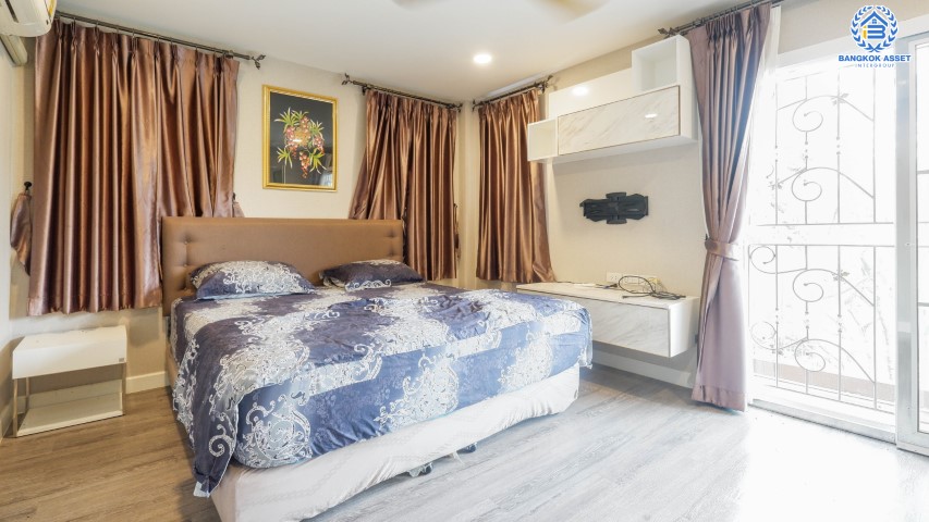 *****บ้านเดี่ยวมือสอง แบรนด์ LH ม.พฤกษ์ลดา1 บางใหญ่-เซ็นทรัลเวสต์เกต หลังมุม บ้านสวย ตกแต่งใหม่ เนื้อที่ 68 ตร.ว. ฟังก์ชัน 3 ห้องนอน 4 ห้องน้ำ 2 ที่จอดรถ บนทำเลเส้นทางสายหลัก "กาญจนาภิเษก" ใกล้เซ็นทรัลเวสต์เกต และเพียง 10 นาทีถึงรถไฟฟ้า "สถานีคลองบางไผ่"